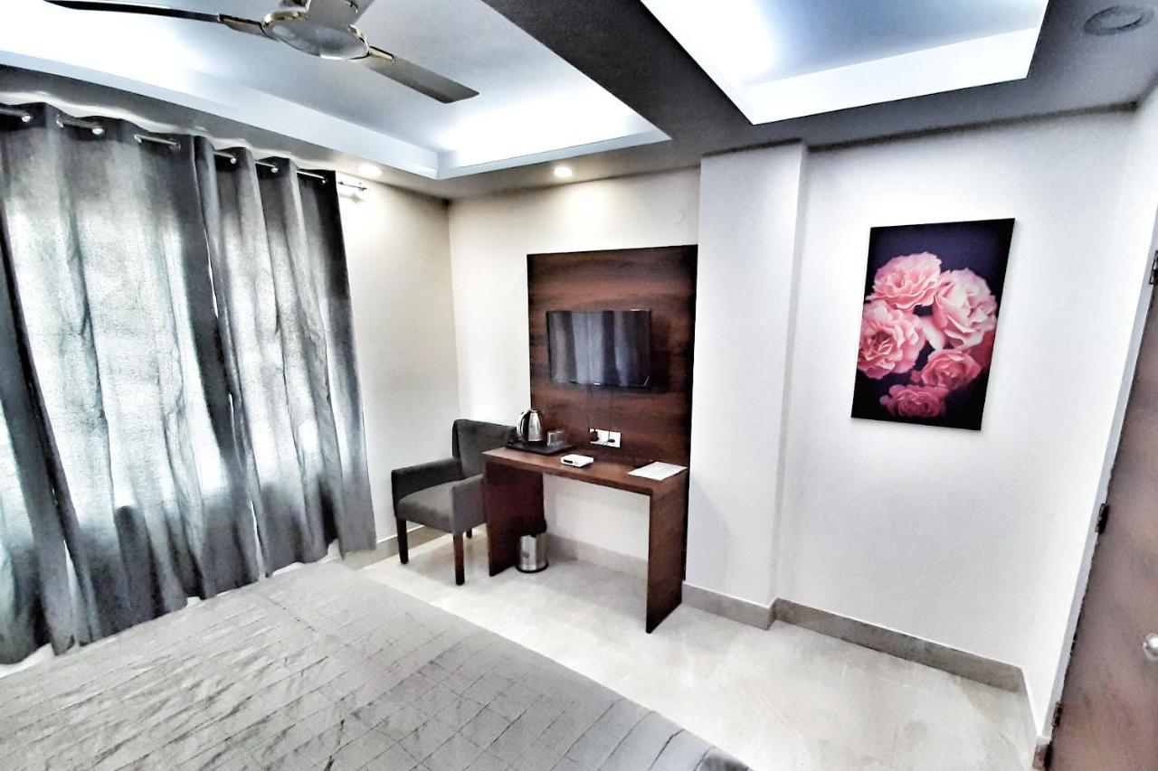 Hotel Aerocity Purple Orchid Nueva Delhi Exterior foto