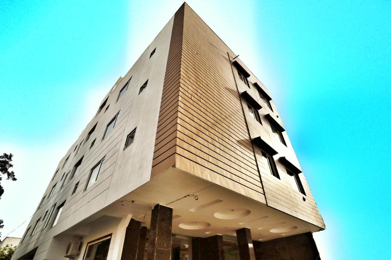 Hotel Aerocity Purple Orchid Nueva Delhi Exterior foto