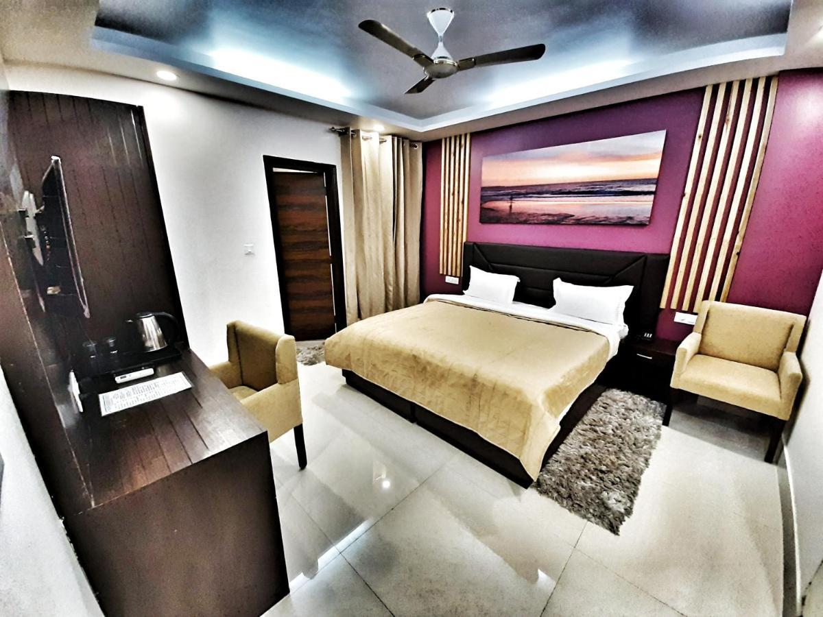 Hotel Aerocity Purple Orchid Nueva Delhi Exterior foto