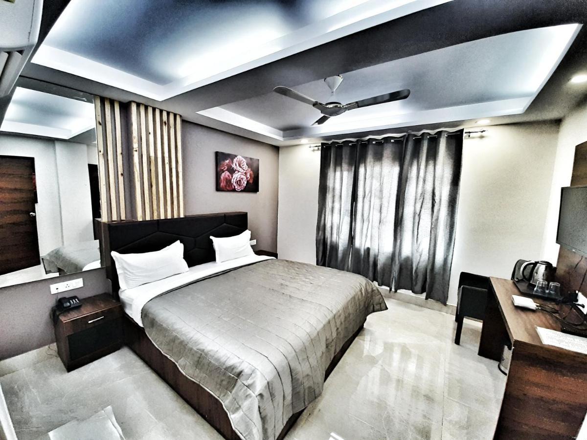 Hotel Aerocity Purple Orchid Nueva Delhi Exterior foto